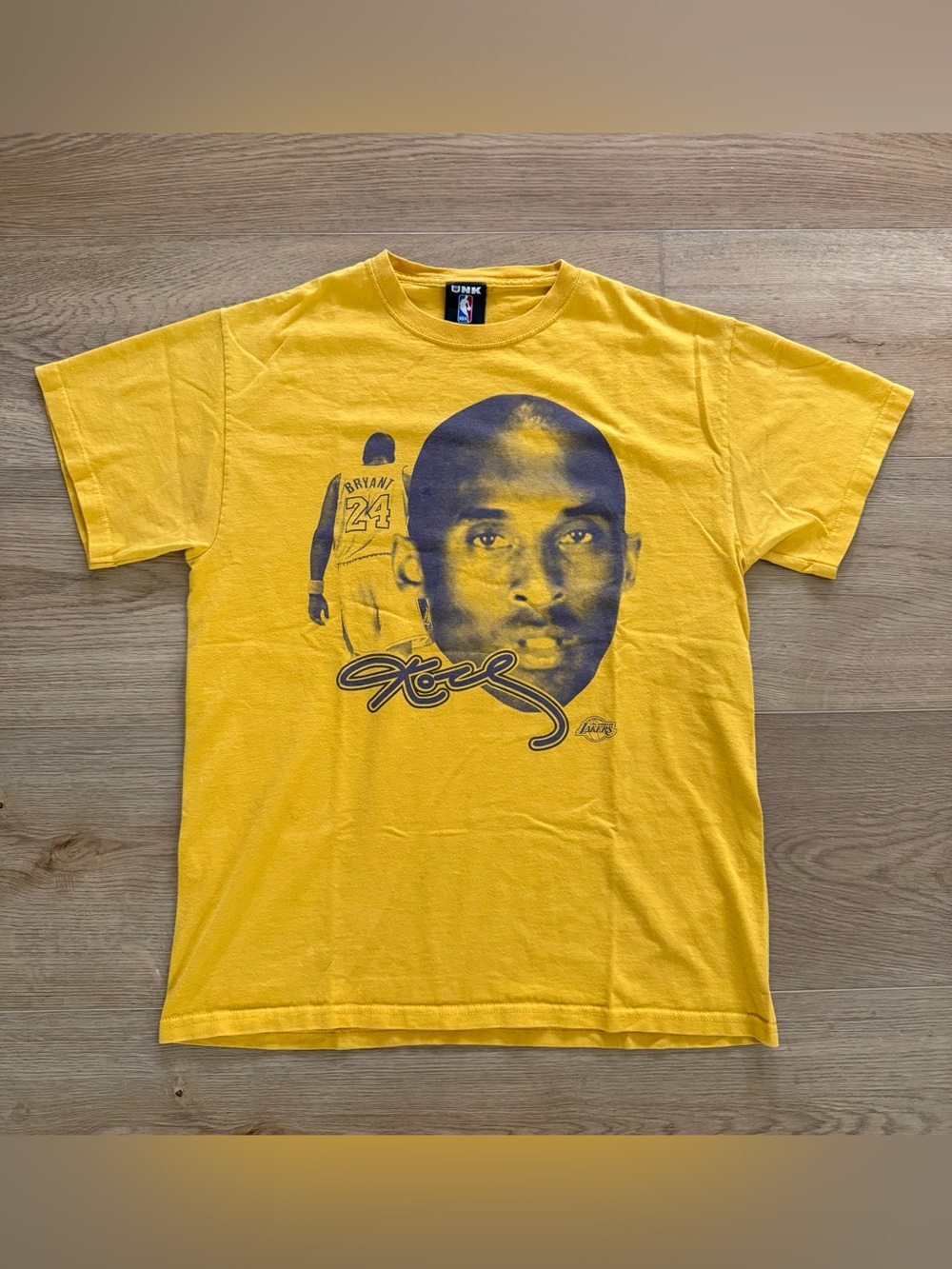 UNK Kobe Bryant Big Face Lakers Graphic Tee Men’s Medium